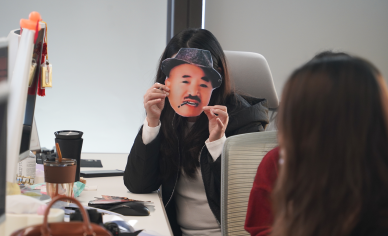 reko_office_fun_shot